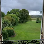 Du Chateau Le Noble Гостевой дом Saint-Germain-du-Puch