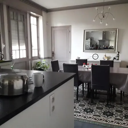 Du Chateau Le Noble 3*