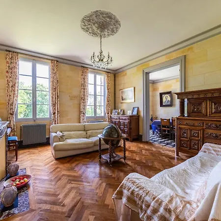Du Chateau Le Noble Πανσιόν