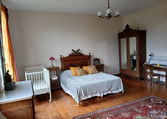 Du Chateau Le Noble Gæstehus Saint-Germain-du-Puch