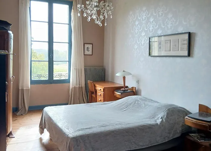 Du Chateau Le Noble Gæstehus Saint-Germain-du-Puch