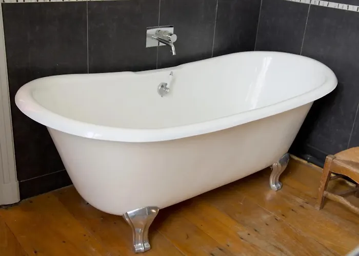 Du Chateau Le Noble 3*