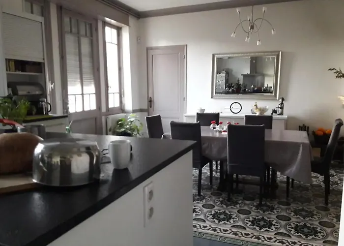 Du Chateau Le Noble 3*